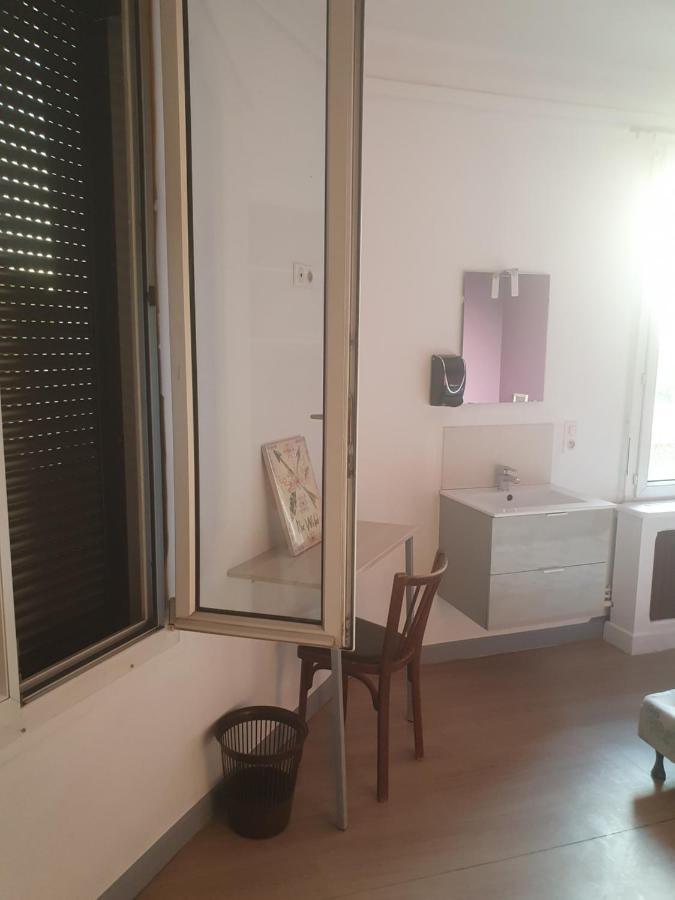 Hotel Aux Bons Amis 兰斯 外观 照片